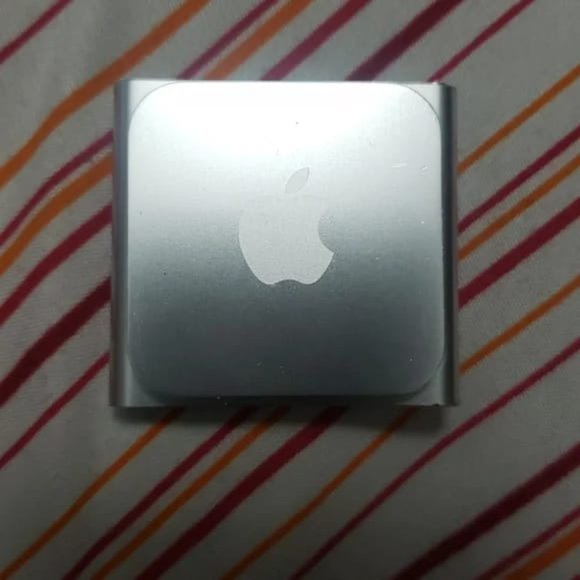 Apple 16GB iPod Nano 6th Generation (power button not working) - Picture 2 of 2